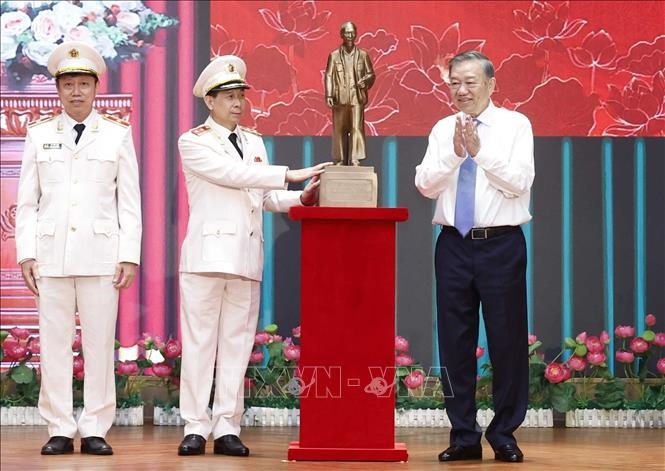 Tổng B&iacute; thư, Chủ tịch nước T&ocirc; L&acirc;m: X&acirc;y dựng lực lượng kỹ thuật nghiệp vụ l&agrave; chuy&ecirc;n gia h&agrave;ng đầu trong lĩnh vực khoa học c&ocirc;ng nghệ