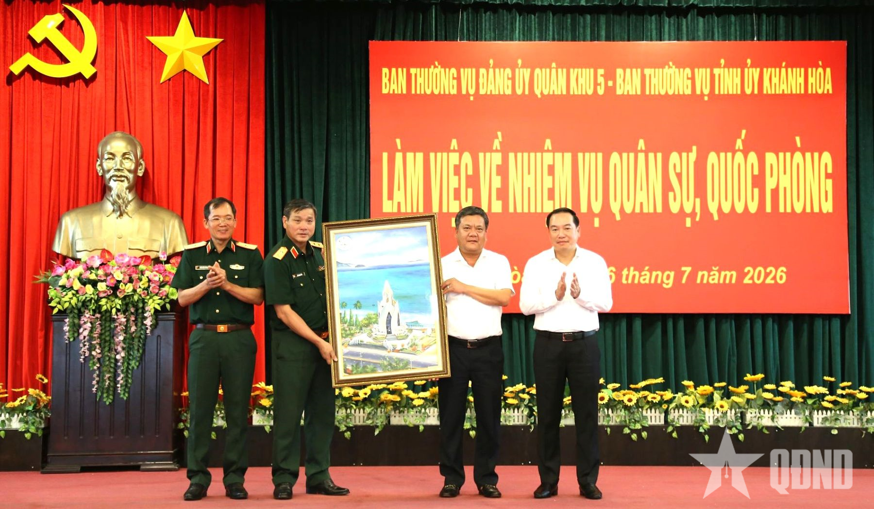 Phối hợp xây dựng, điều chỉnh thế bố trí quốc phòng mang tính chiến lược