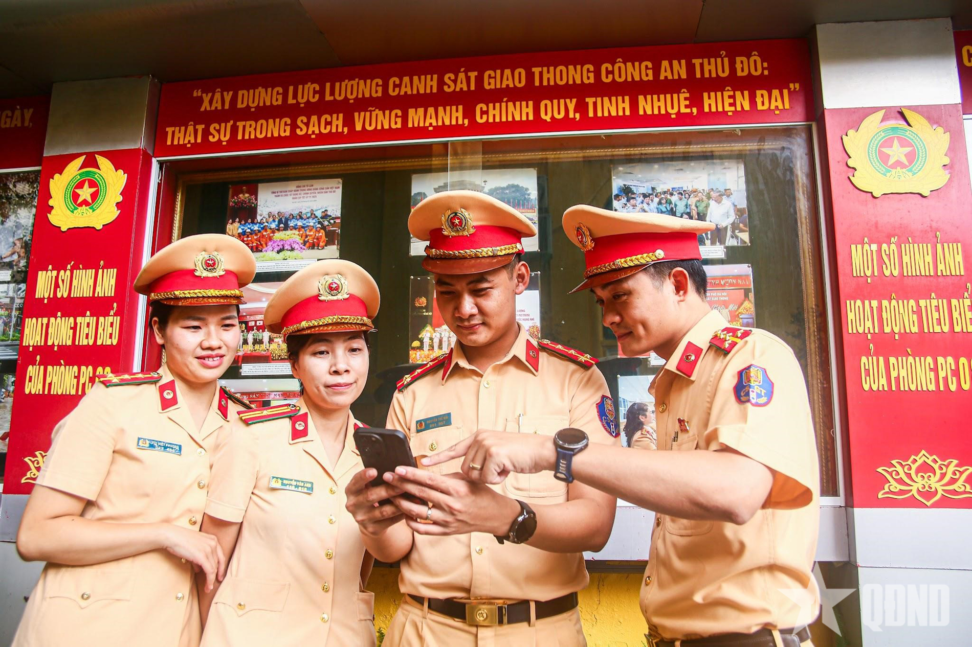 Hơn 1.300 Cảnh sát giao thông Thủ đô vào “Phòng thi” đặc biệt trên không gian số