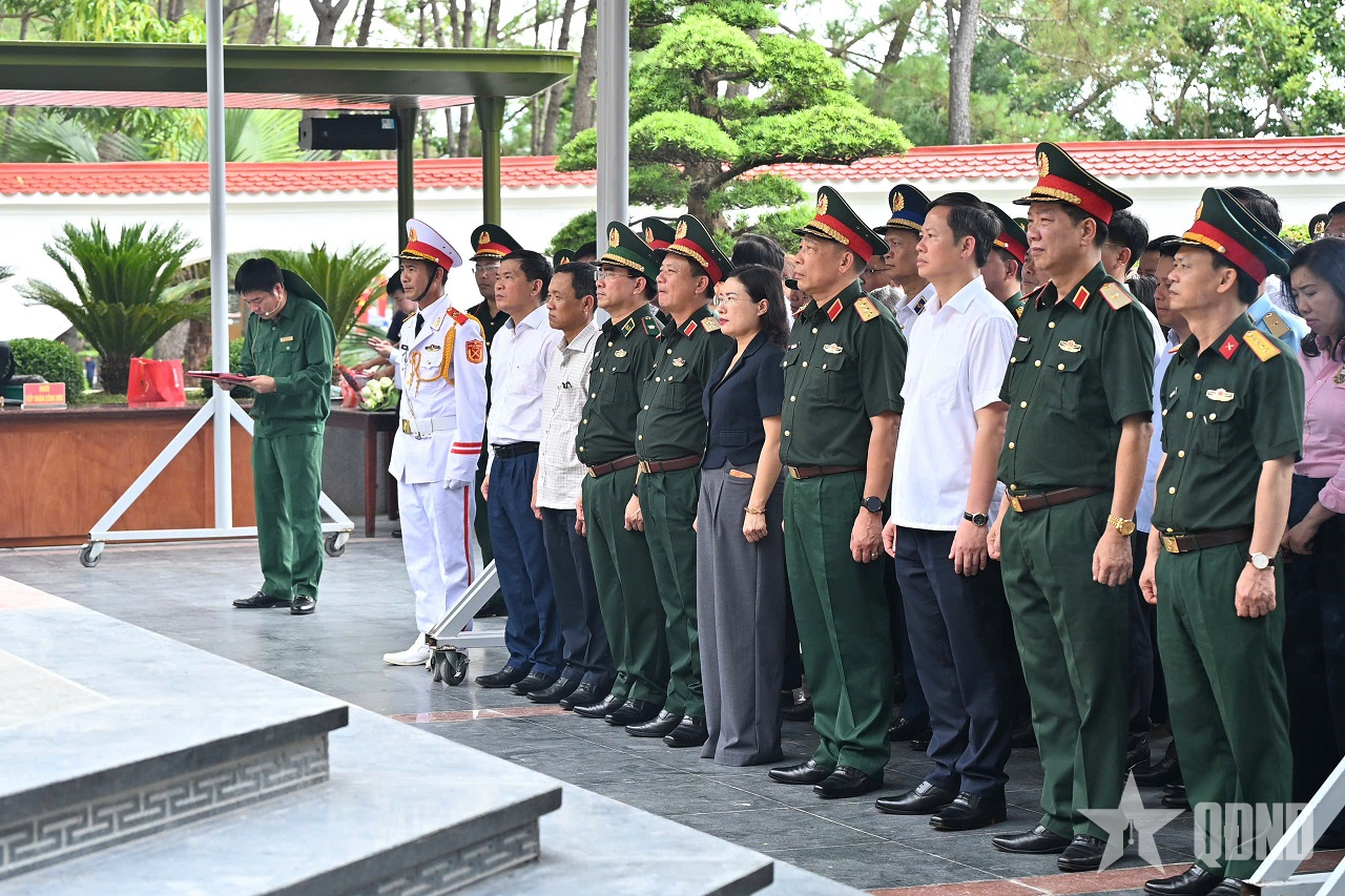 Học viện Quốc phòng tổ chức học tập, nghiên cứu thực tế tại Quảng Trị