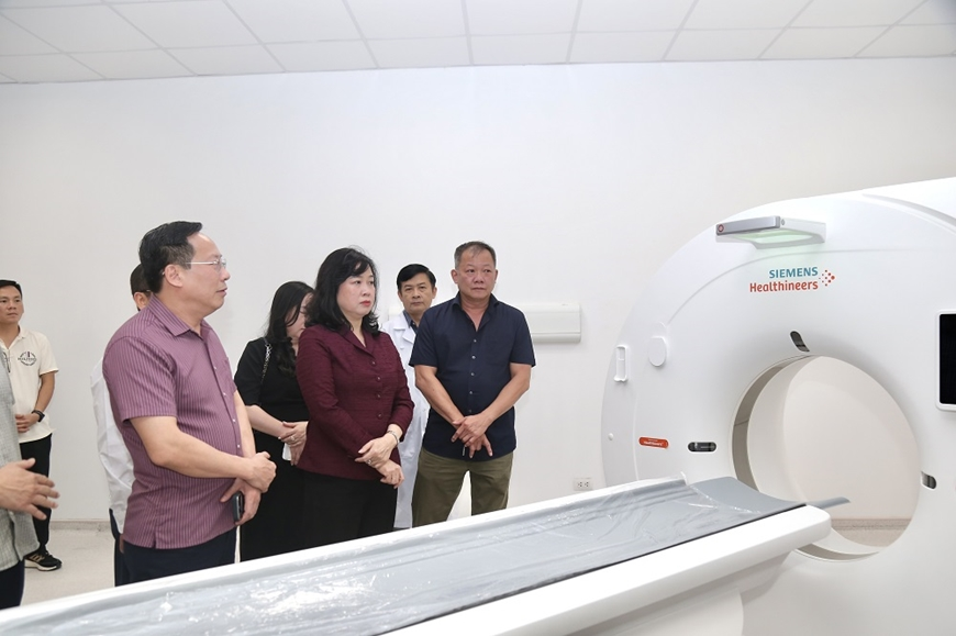 Bộ trưởng Bộ Y tế kiểm tra Bệnh viện Hữu nghị Việt Đức cơ sở Ninh Bình