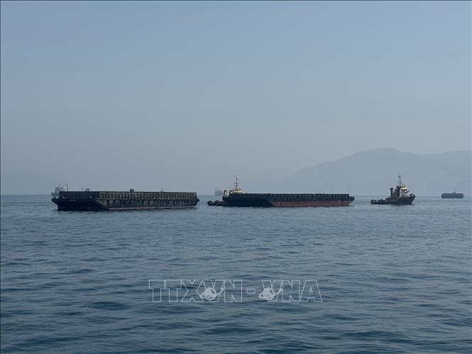 Xung đột tại Trung Đông: 3 tàu chở dầu bị tấn công tại eo biển Hormuz