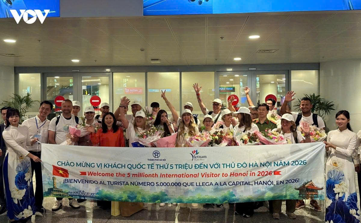 Hà Nội đón vị khách du lịch quốc tế thứ 5 triệu trong năm 2026

