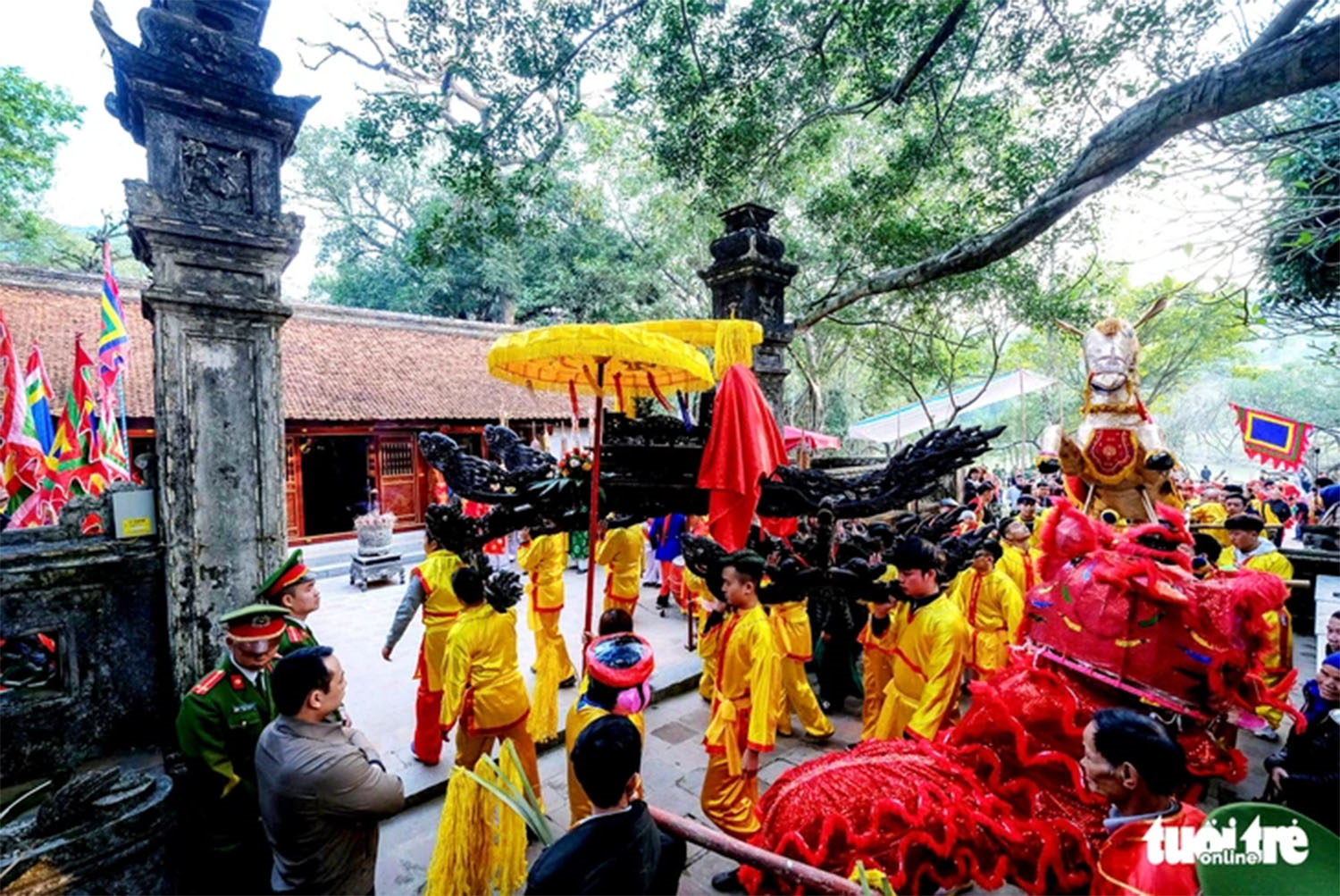 Hà Nội công bố tình huống khẩn cấp do sạt lở tại khu vực Đền Sóc