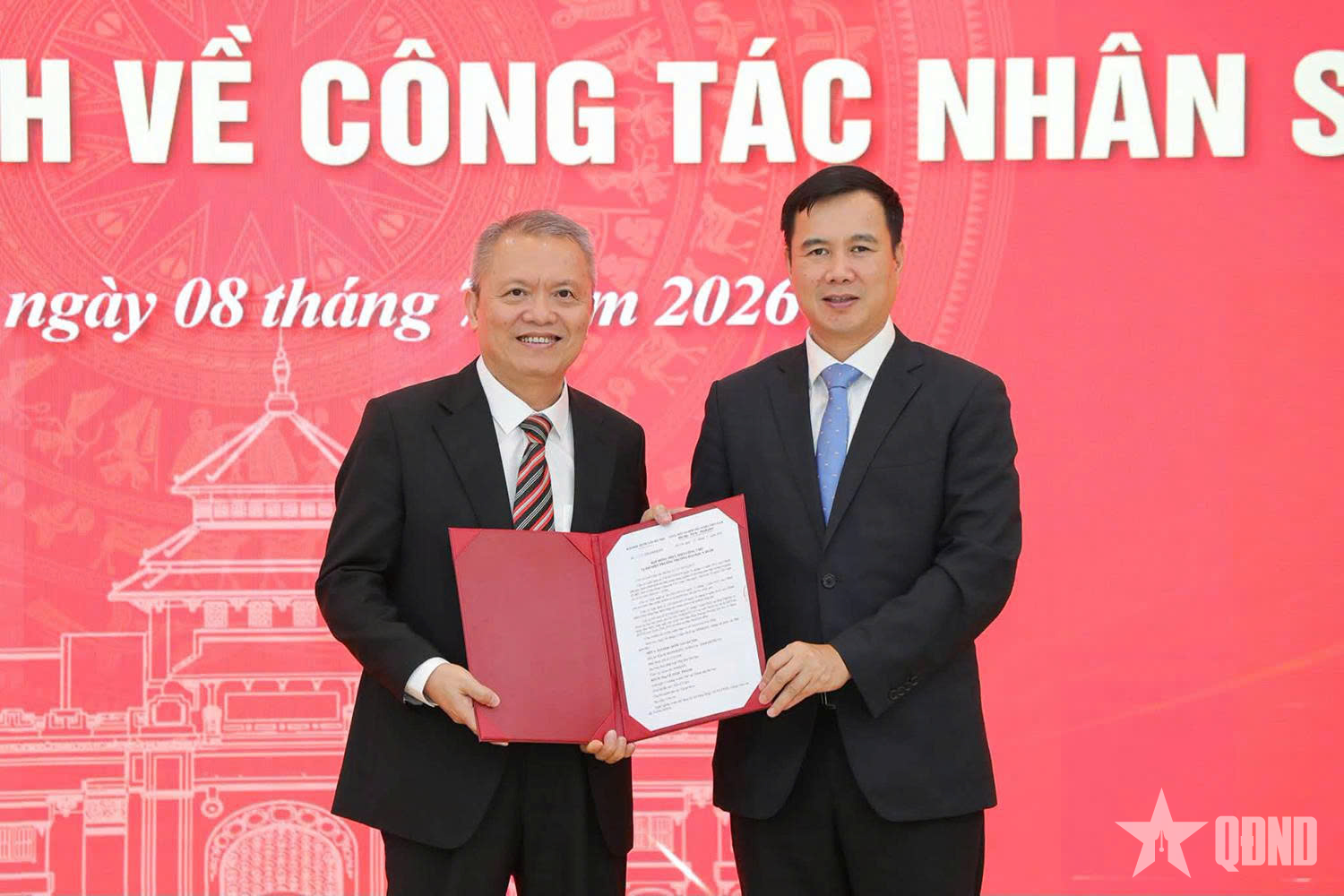 Trao quyết định bổ nhiệm Hiệu trưởng và 4 Phó hiệu trưởng Trường Đại học Y Dược