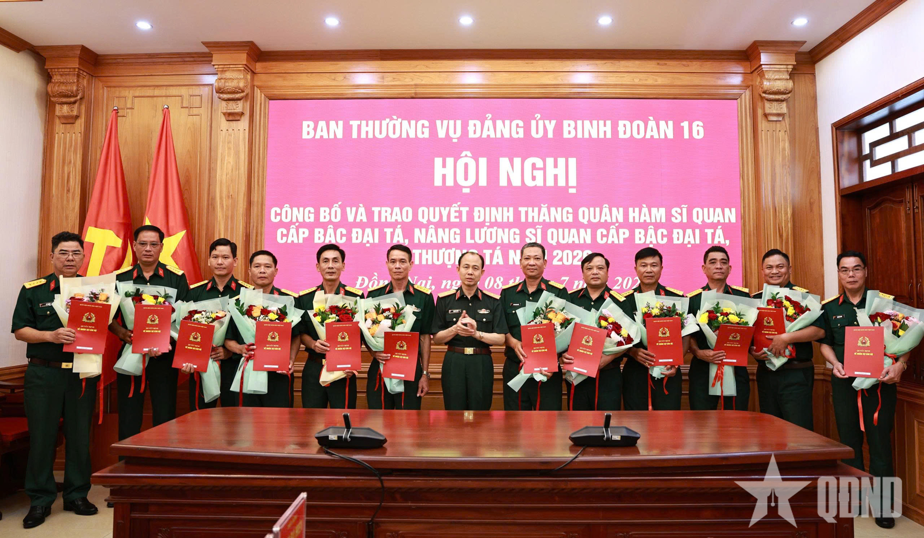 Binh đoàn 16 trao quyết định nhân sự, thăng quân hàm sĩ quan năm 2026