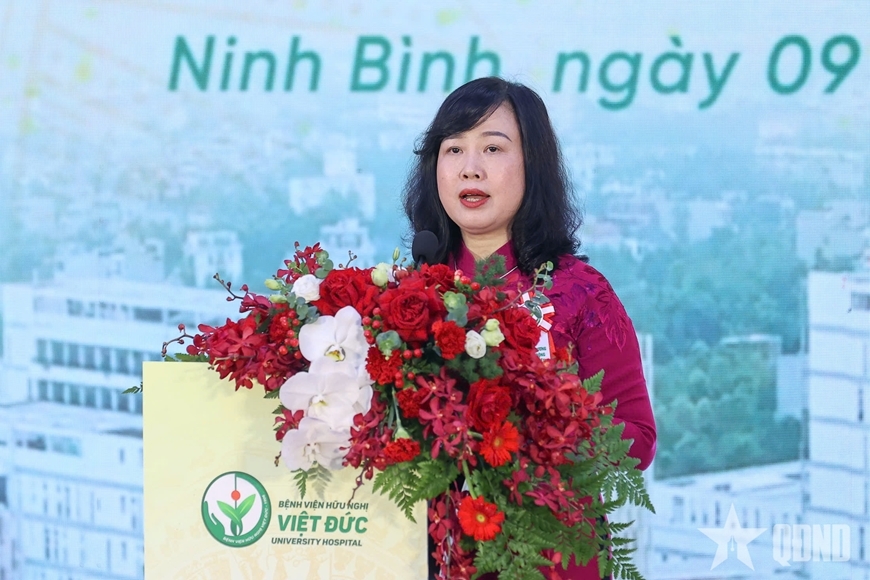 Thủ tướng Ch&iacute;nh phủ L&ecirc; Minh Hưng: Tạo điều kiện thuận lợi để người d&acirc;n tiếp cận c&aacute;c dịch vụ kỹ thuật cao