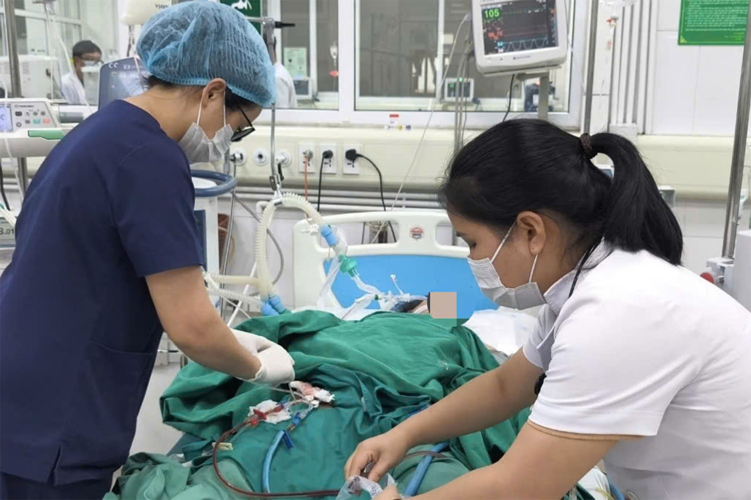 Cấp cứu xuyên đêm cho bệnh nhân sốt xuất huyết mắc đái tháo đường tuýp 2