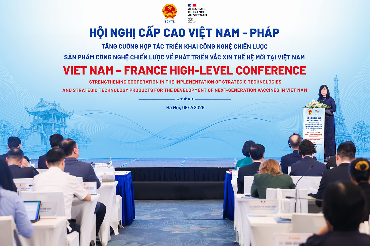 Việt Nam - Pháp tăng cường hợp tác chiến lược trong sản xuất vaccine thế hệ mới