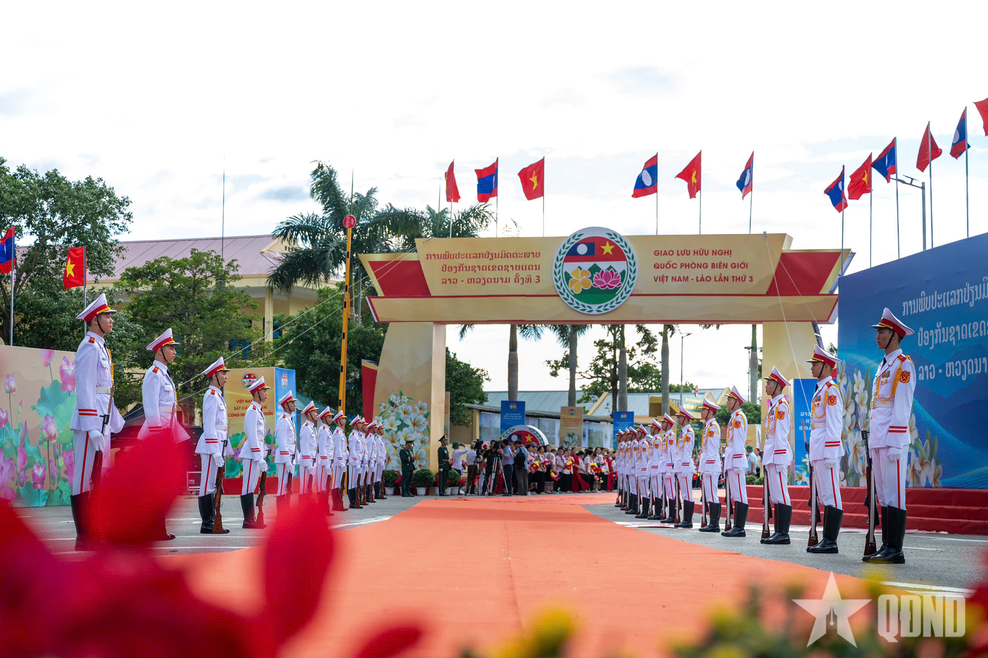 Giao lưu hữu nghị quốc phòng biên giới Việt Nam - Lào lần thứ 3 sẽ bắt đầu sáng nay (9-7)