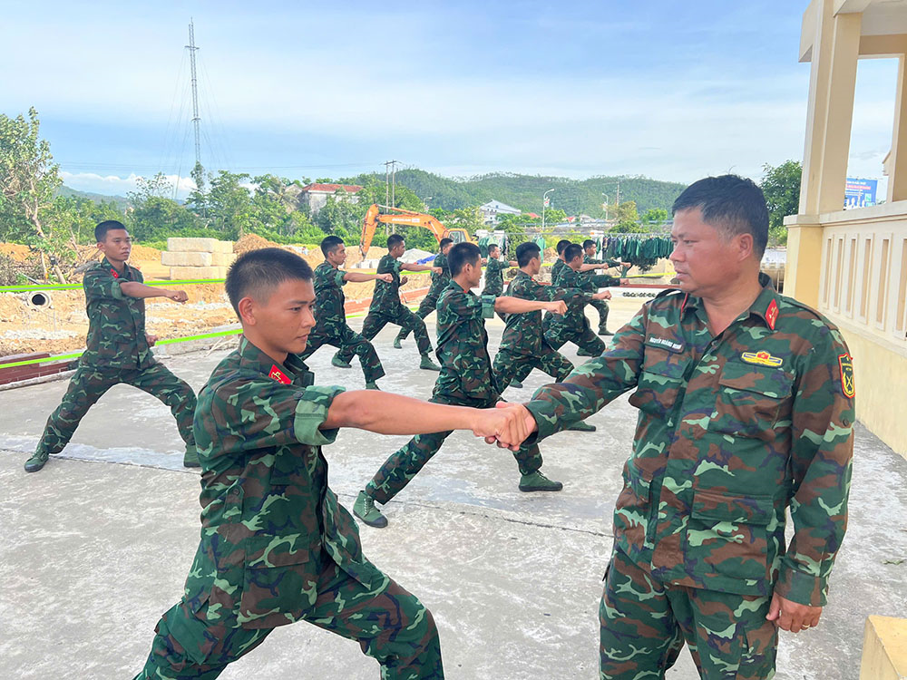Chiến đấu viên 11 năm liền là Chiến sĩ thi đua