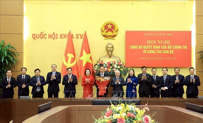 C&ocirc;ng bố quyết định của Bộ Ch&iacute;nh trị chỉ định Ủy ban Kiểm tra Đảng ủy Quốc hội nhiệm kỳ 2025-2030