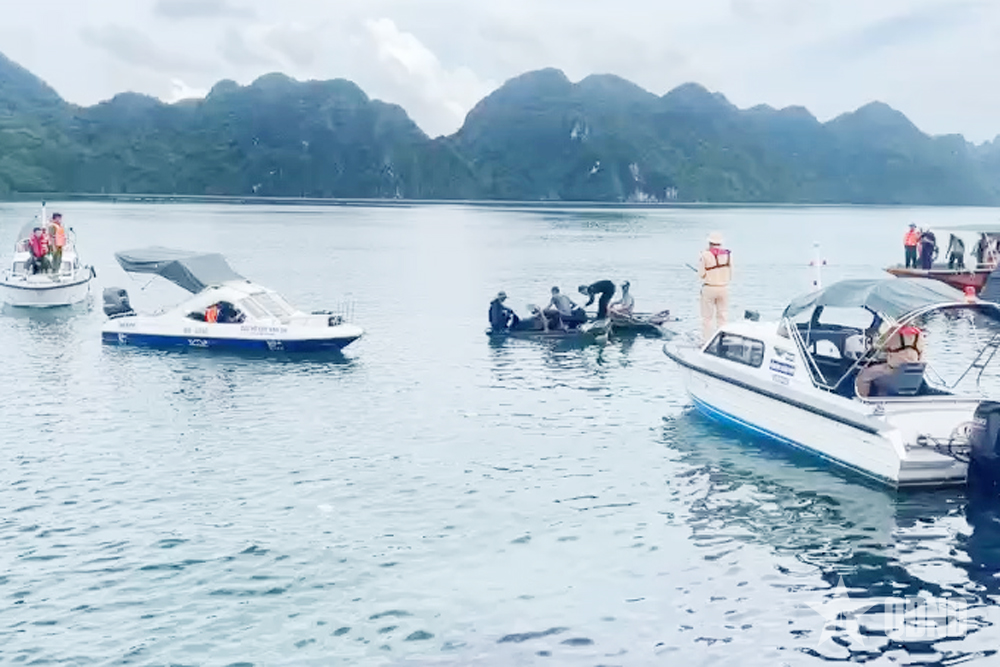 Quảng Ninh: Tìm thấy thi thể nạn nhân cuối cùng trong vụ lật sà lan HP 4914