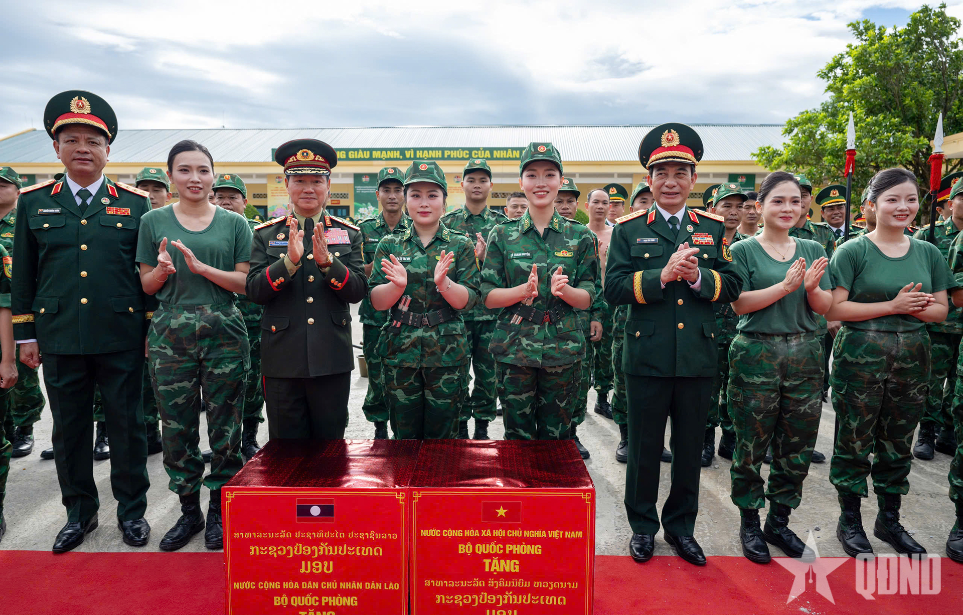 Đoàn đại biểu Việt Nam - Lào thăm Đồn Biên phòng Cửa khẩu Thanh Thủy