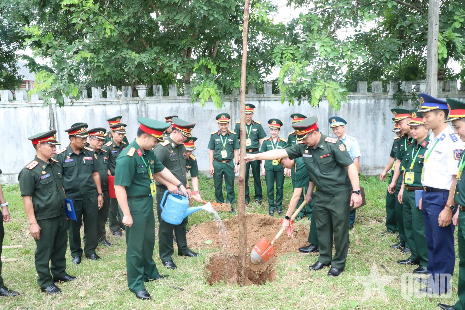 Đoàn sĩ quan trẻ Quân đội nhân dân Việt Nam tham gia chuỗi hoạt động ý nghĩa tại Lào