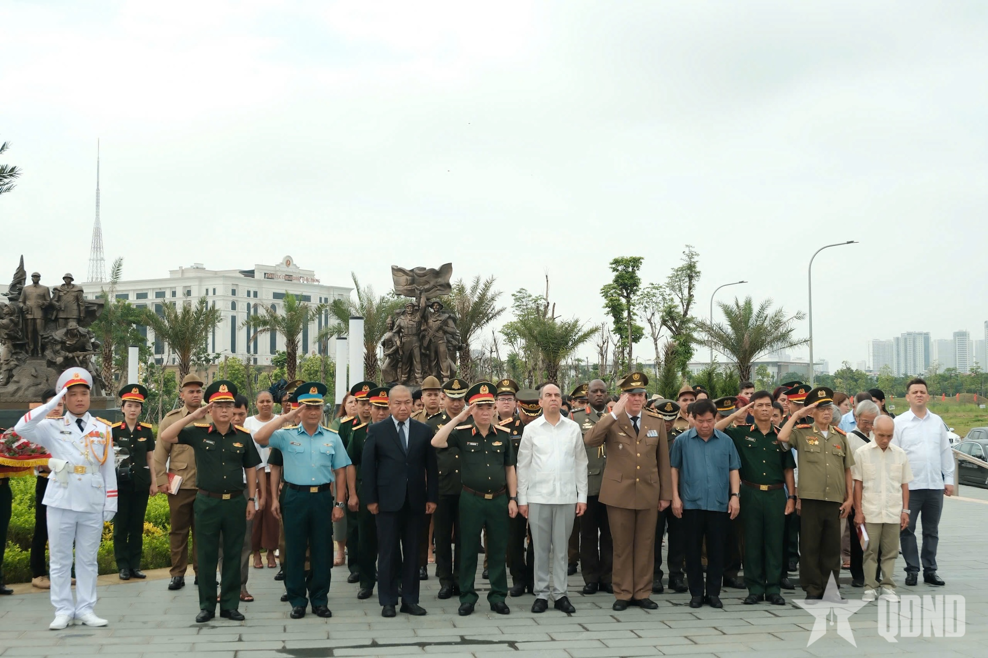 Tưởng niệm các chuyên gia quân sự Cuba hy sinh trong cuộc kháng chiến của nhân dân Việt Nam