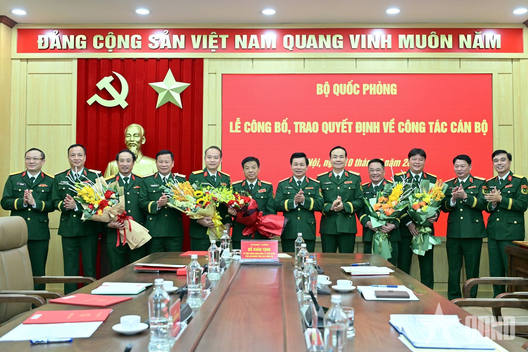 Thượng tướng Đỗ Xuân Tụng chủ trì lễ công bố, trao quyết định về công tác cán bộ