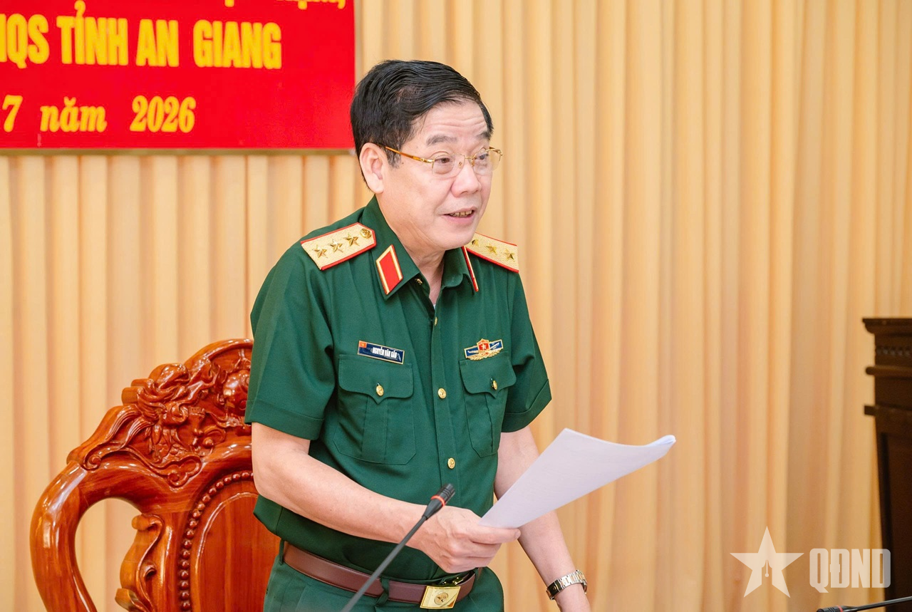 Thượng tướng Nguyễn Văn Gấu kiểm tra Công tác 1389 tại Bộ CHQS tỉnh An Giang