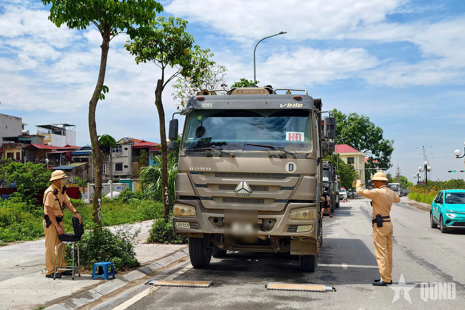 Quyết liệt xử lý xe quá tải trên các tuyến đường trọng điểm