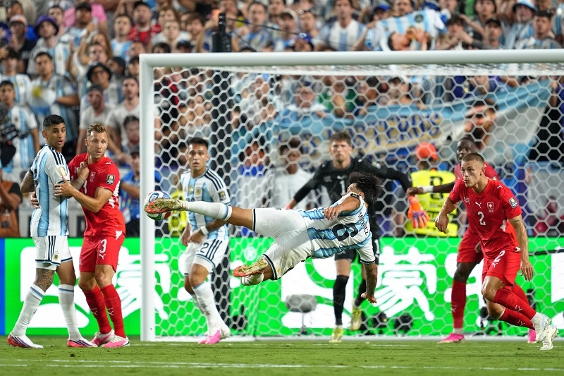 TRỰC TIẾP Argentina và Thụy Sĩ (tứ kết World Cup 2026):  Lautaro Martinez nâng tỷ số lên 3-1 cho Argentina