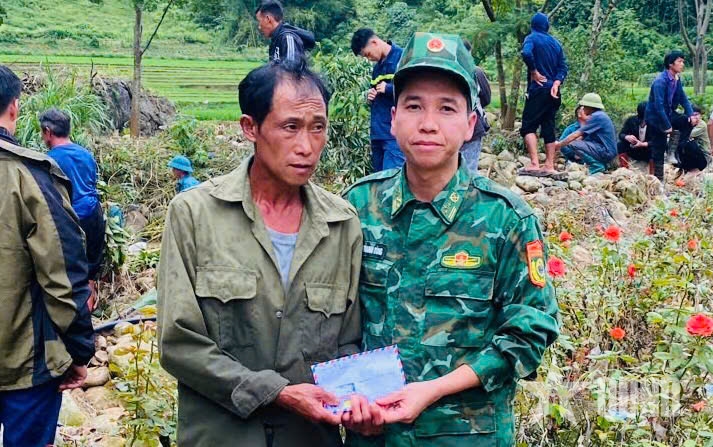 Lai Châu: Xuyên đêm tìm kiếm nạn nhân bị lũ cuốn trôi