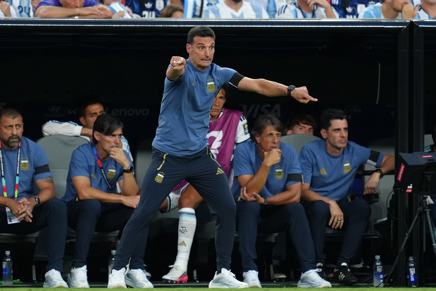 Huấn luyện viên Lionel Scaloni: “May mắn đã đứng về phía đội tuyển Argentina”

