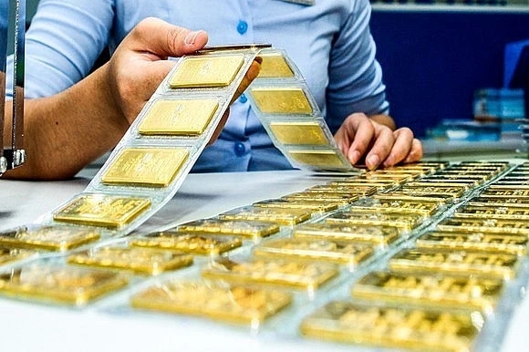 Gi&aacute; v&agrave;ng h&ocirc;m nay (14-7): V&agrave;ng nhẫn "bốc hơi" hơn 2 triệu đồng/lượng, v&agrave;ng thế giới lao dốc