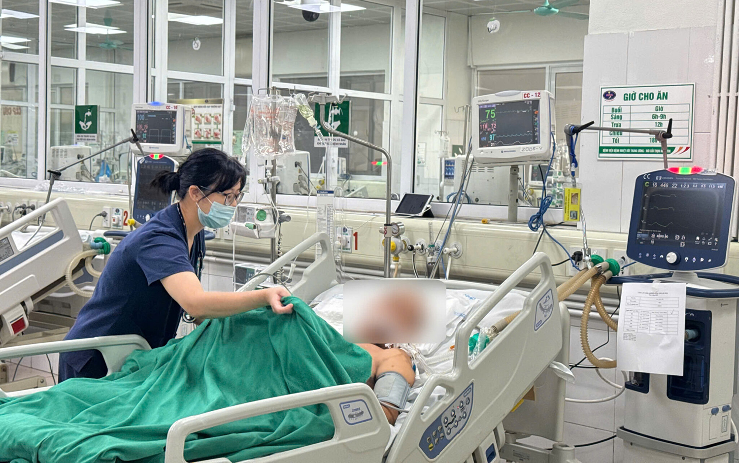 Ăn tiết canh, người đàn ông bị viêm màng não, phù não nguy kịch