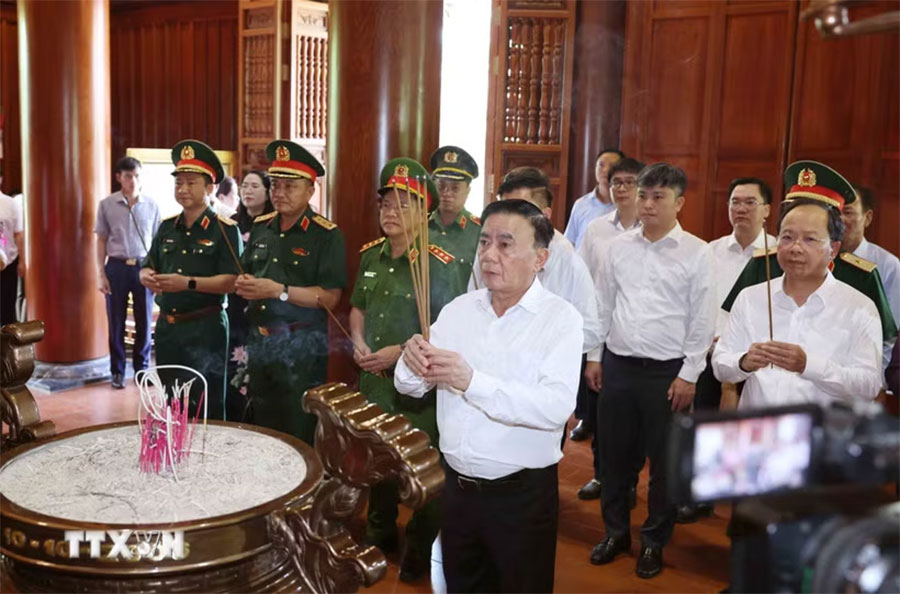 Thường trực Ban Bí thư Trần Cẩm Tú dâng hương tại Khu di tích lịch sử quốc gia đặc biệt Kim Liên, Khu di tích lịch sử quốc gia đặc biệt Ngã ba Đồng Lộc