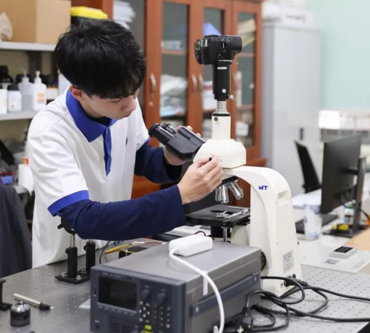 Học sinh nghiên cứu khoa học, mừng và lo