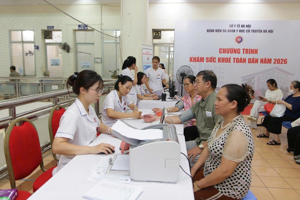 Bệnh viện Đa khoa Y học cổ truyền Hà Nội khám sức khỏe cho người dân