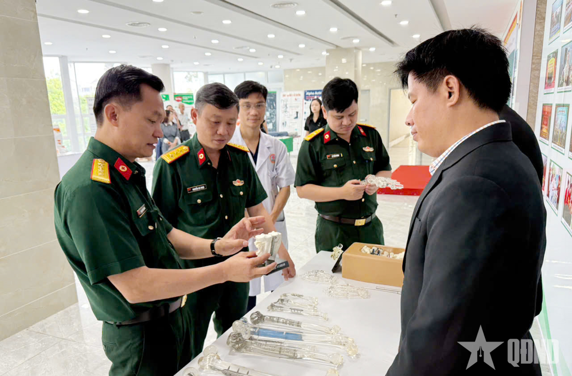 Tập huấn xử trí vết thương phần mềm nhiễm trùng toàn quân