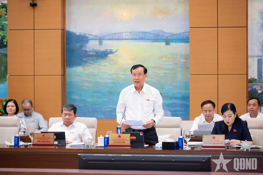 Đại tướng Phan Văn Giang trình dự án Luật Phòng, chống phổ biến vũ khí hủy diệt hàng loạt