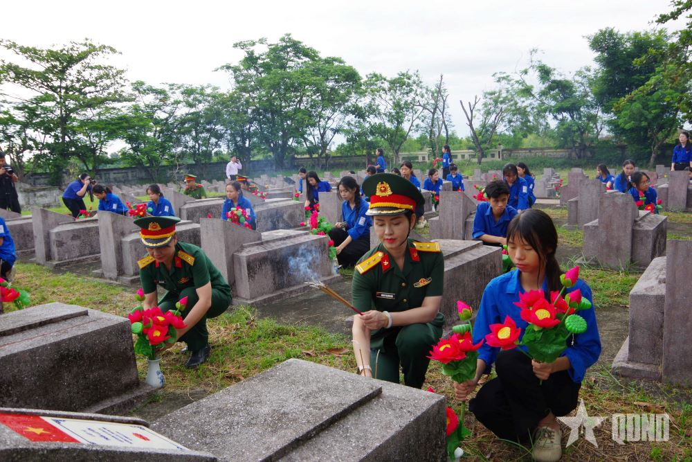 Hà Tĩnh tổ chức chương trình “Hoa dâng mộ liệt sĩ” năm 2026

