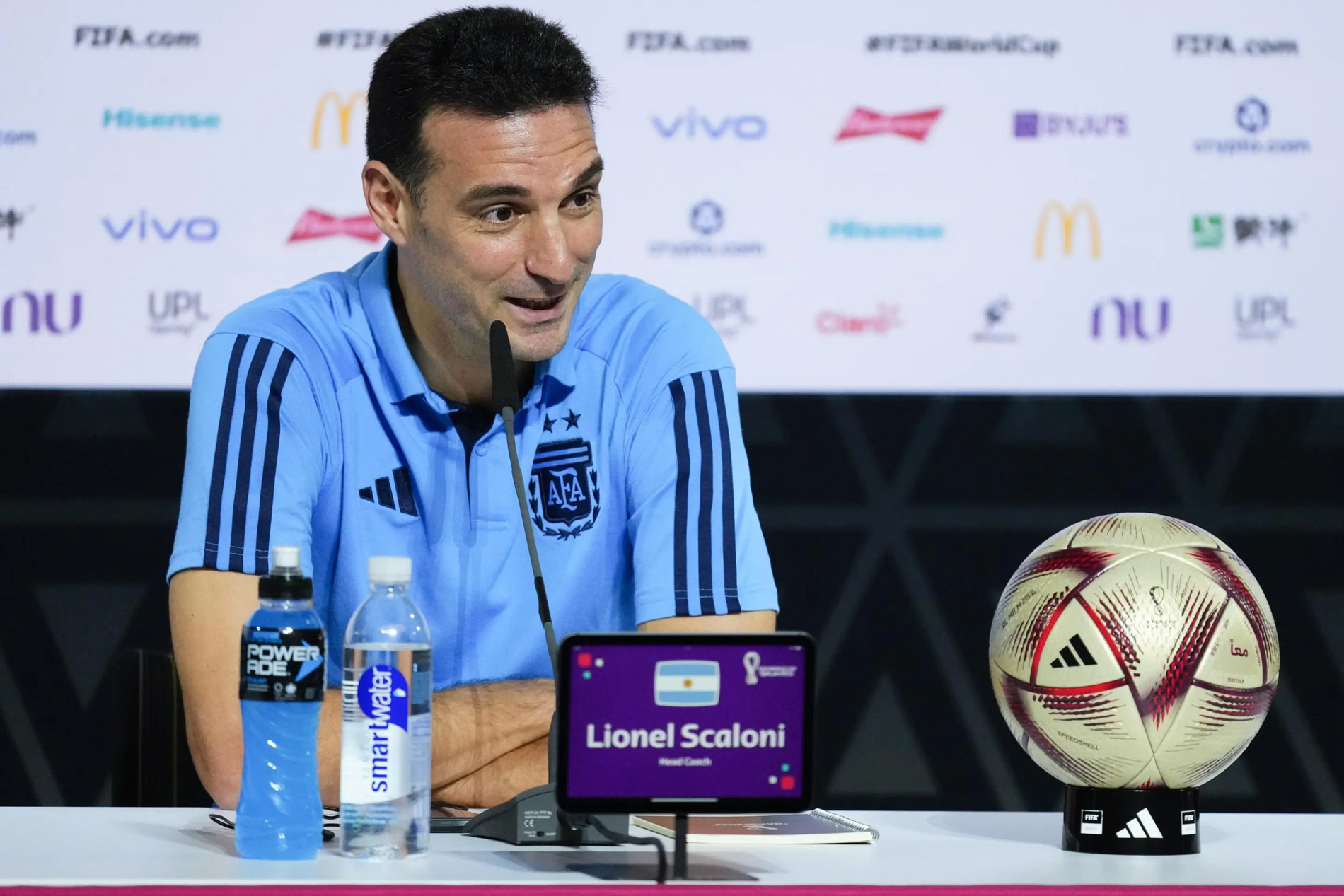 Argentina chơi hay nhất khi bị dồn vào thế chân tường?