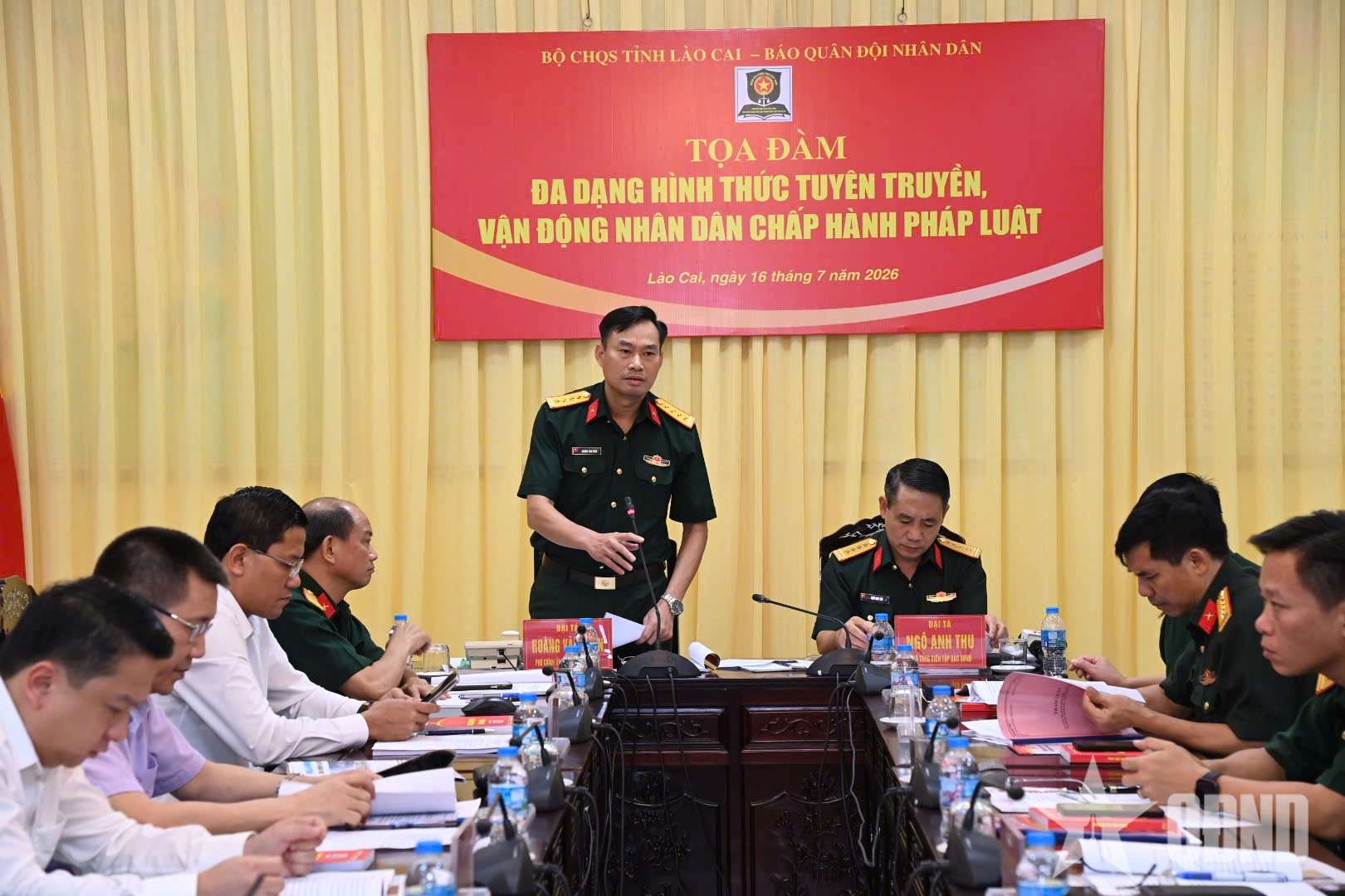 Tọa đàm “Đa dạng các hình thức tuyên truyền, vận động nhân dân chấp hành pháp luật” tại Bộ CHQS tỉnh Lào Cai