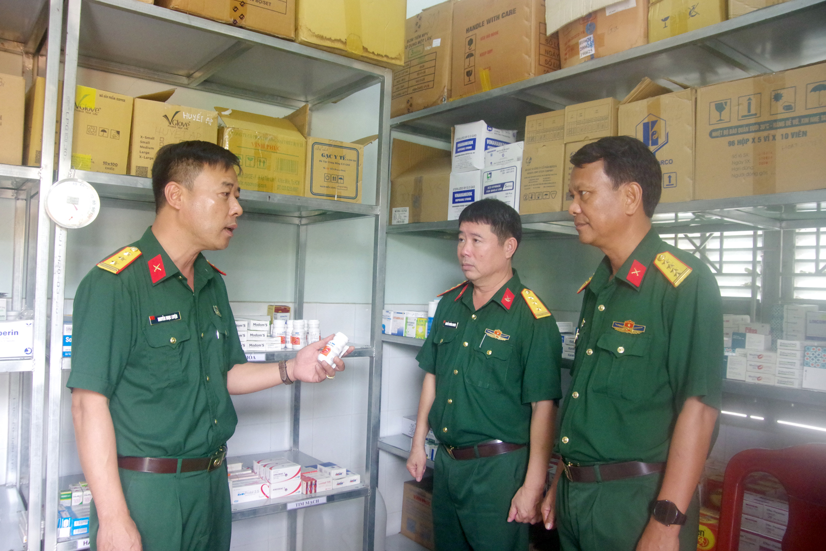 Kiểm tra việc khám, chữa bệnh bảo hiểm y tế tại Sư đoàn 309 (Quân khu 7)