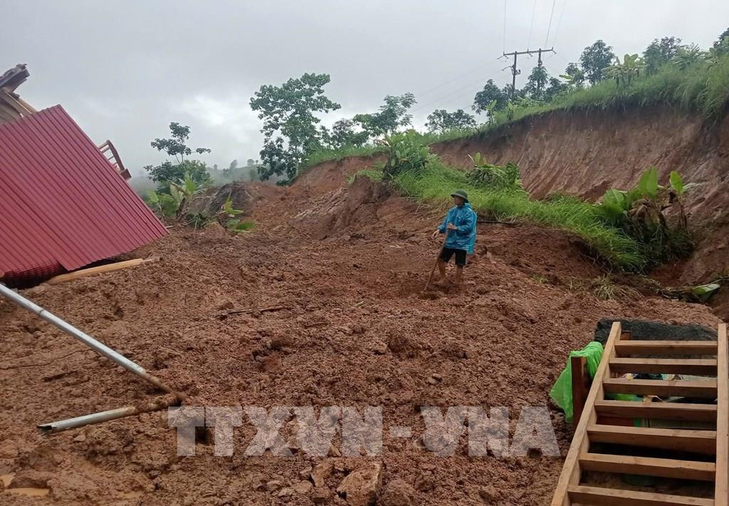 Sơn La: Lũ quét làm 17 nhà dân thiệt hại, nhiều tuyến đường bị chia cắt