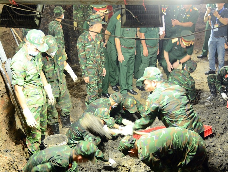 Phát hiện thêm 3 bộ hài cốt liệt sĩ tại Công viên Lê Thị Riêng

