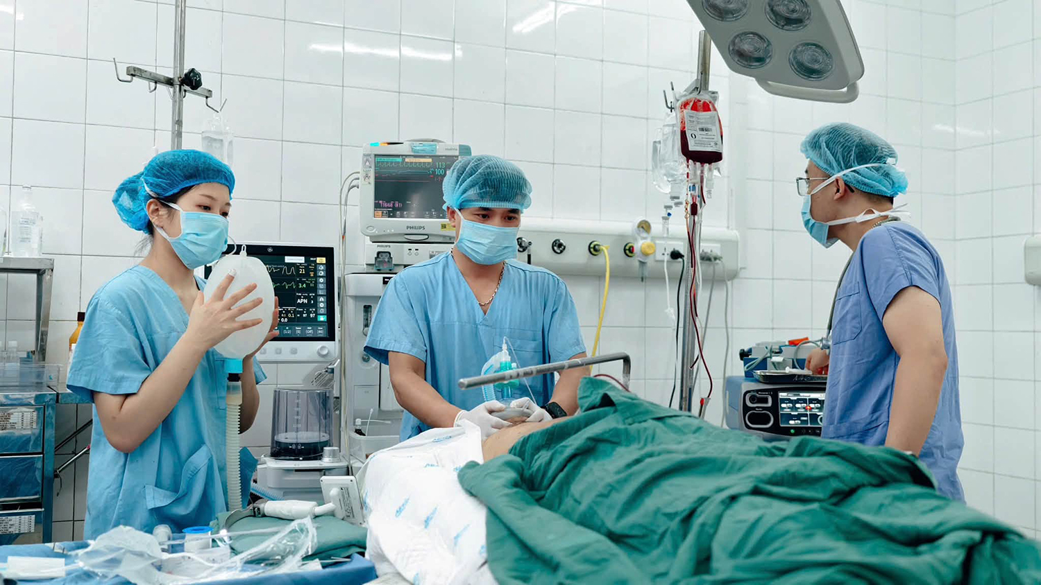 Bộ Y tế yêu cầu tập trung cứu chữa nạn nhân vụ tai nạn nghiêm trọng trên cao tốc Pháp Vân - Cầu Giẽ
