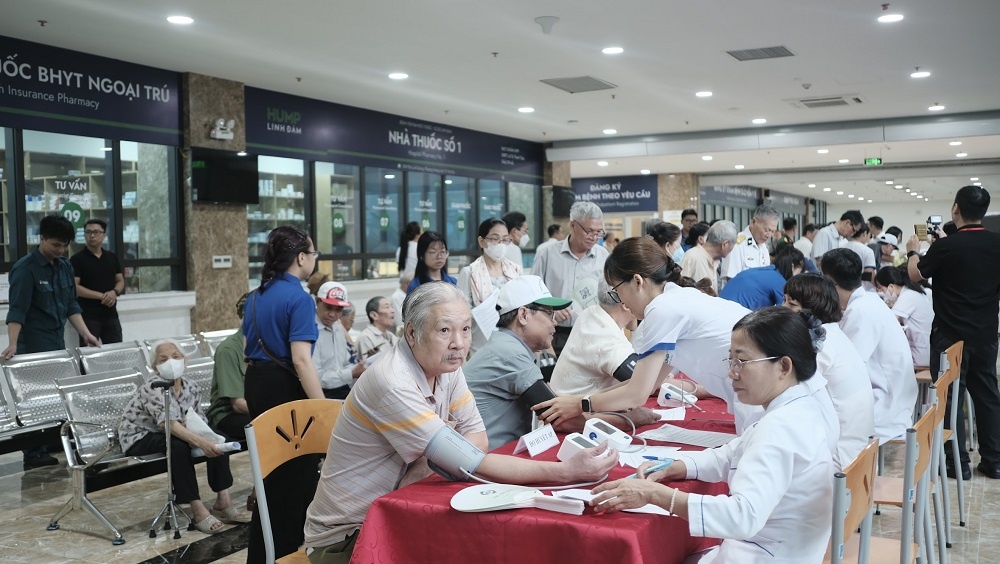 Hà Nội: Khám sức khỏe, tri ân người có công