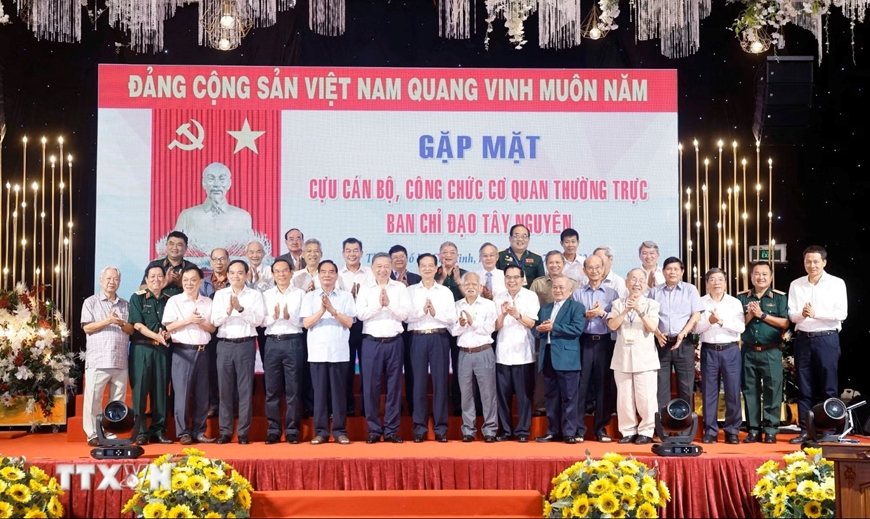 Tổng Bí thư, Chủ tịch nước Tô Lâm gặp mặt cựu cán bộ, công chức Cơ quan Thường trực Ban Chỉ đạo Tây Nguyên