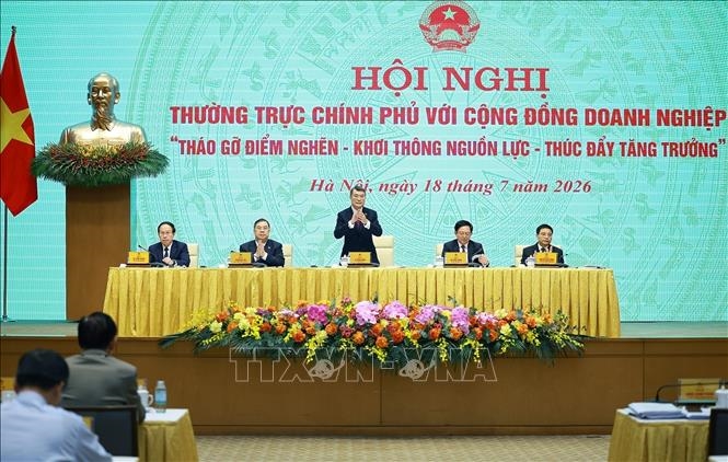 Thủ tướng L&ecirc; Minh Hưng: Chuyển mạnh từ nhận diện, th&aacute;o gỡ kh&oacute; khăn sang ho&agrave;n thiện nền tảng kiến tạo ph&aacute;t triển