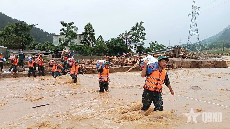 Lực lượng vũ trang các tỉnh Tây Bắc dồn lực ứng phó, khắc phục hậu quả thiên tai