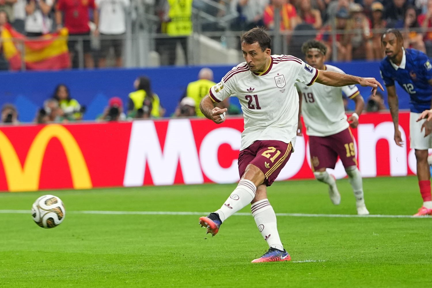 Nhật ký World Cup 2026: Những cuộc chiến trong một cuộc chiến