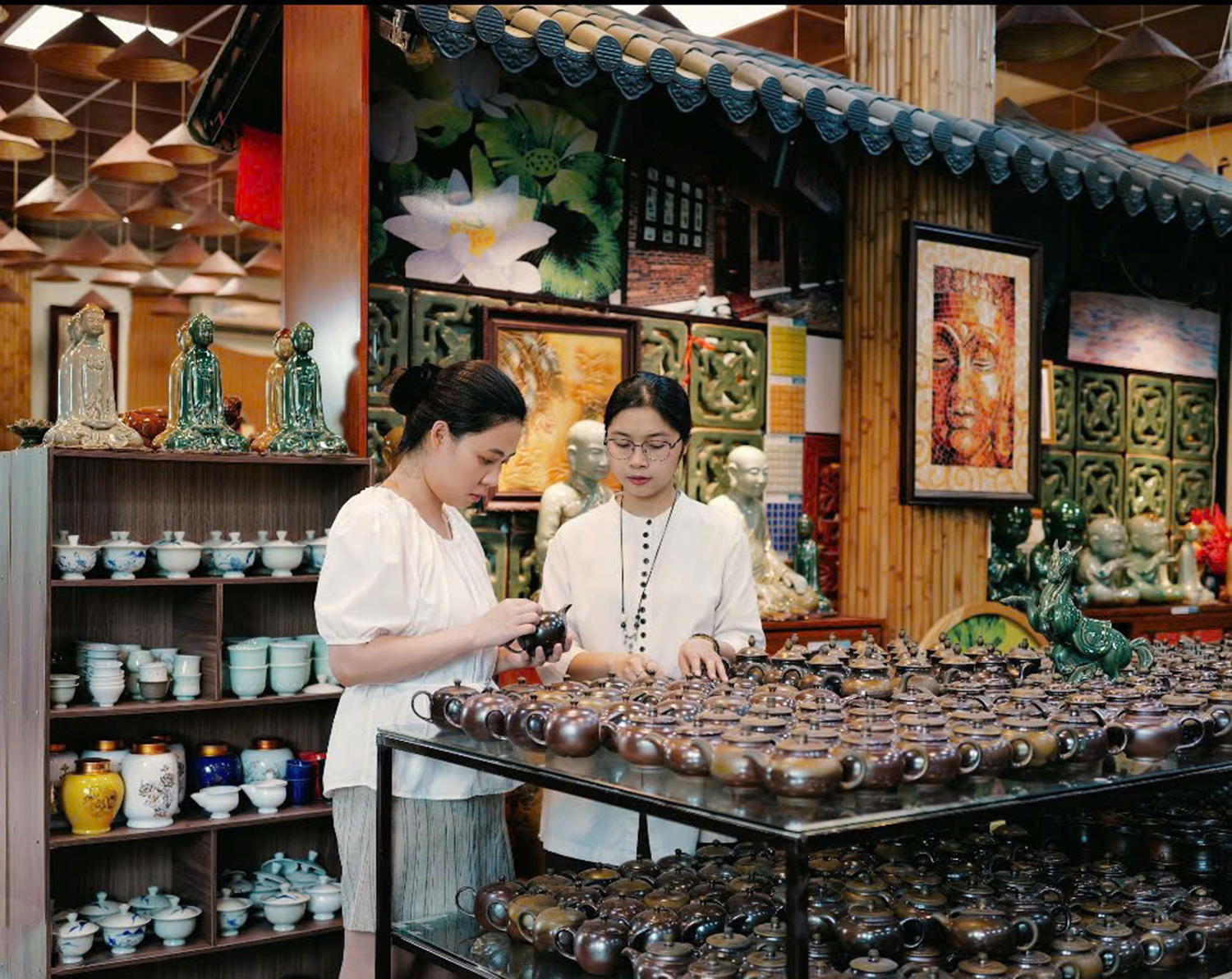 Giữ lửa làng nghề trong nhịp sống công nghệ