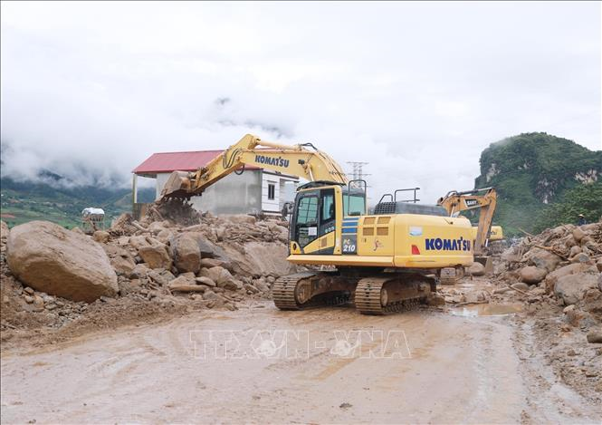 Quốc lộ 32 qua Mường Than (Lai Châu) thông xe sau mưa lũ