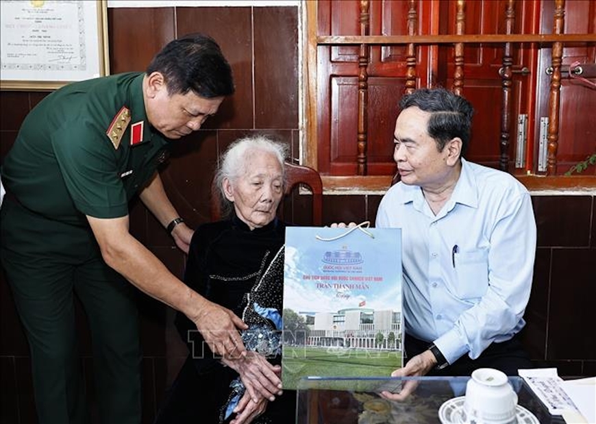 Chủ tịch Quốc hội Trần Thanh Mẫn thăm, tri ân người có công tại Thành phố Hồ Chí Minh
