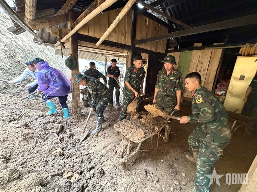 Lực lượng vũ trang các tỉnh Tây Bắc tập trung mọi nguồn lực hỗ trợ người dân vùng thiên tai