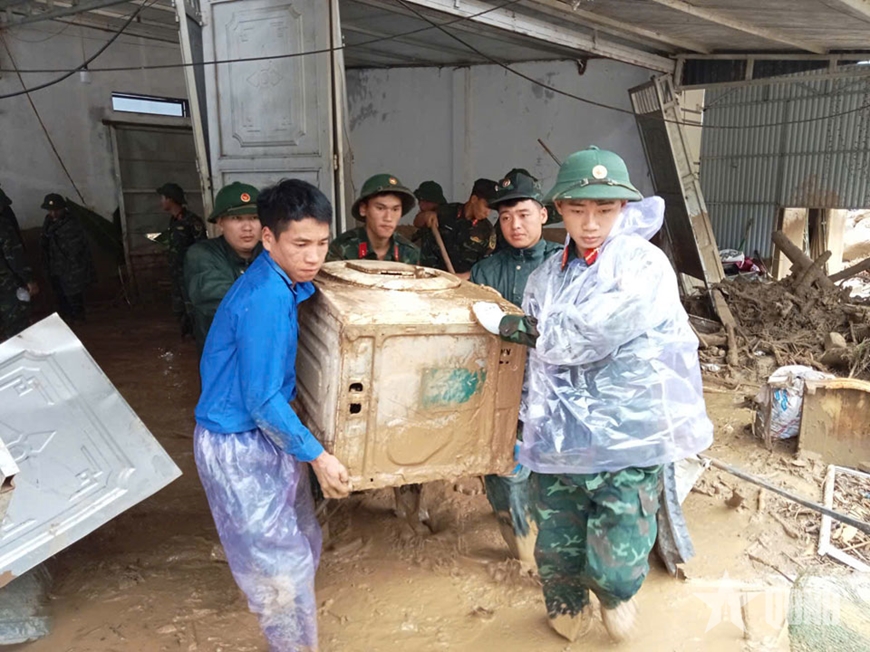 Lực lượng vũ trang các tỉnh Tây Bắc tập trung mọi nguồn lực hỗ trợ người dân vùng thiên tai